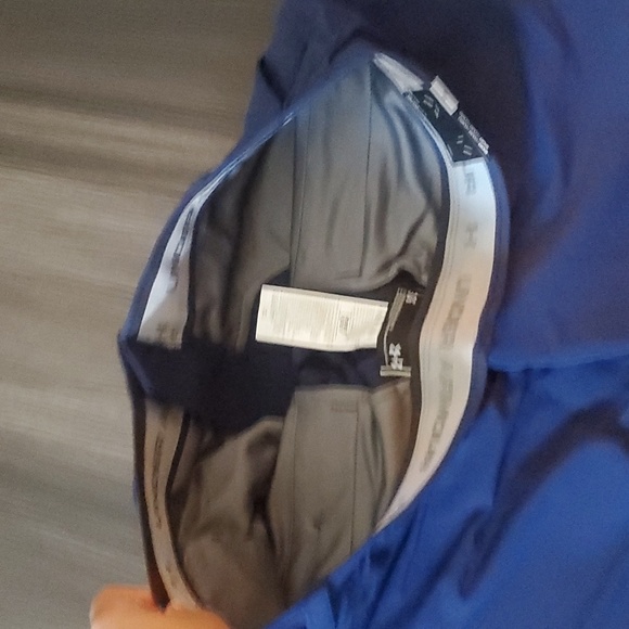 Under Armor heatgear shorts - Picture 6 of 8